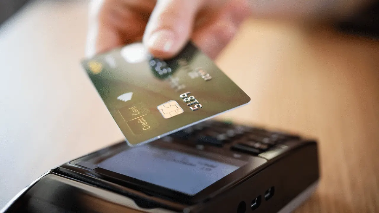 Online shop checkout screen showing payment options such as Blik, card payments, Apple Pay and Google Pay.
